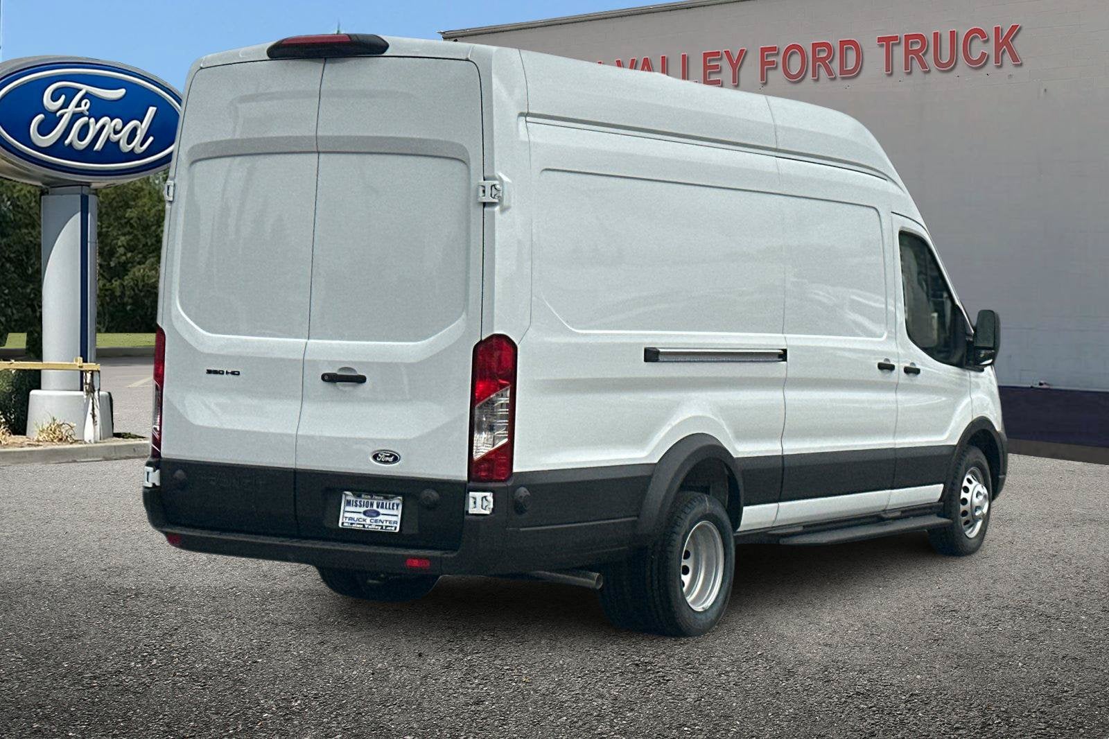 2027 Ford Transit-350 Base