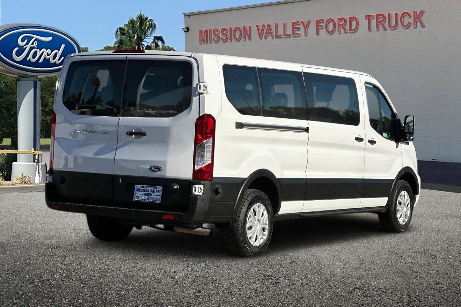2024 Ford Transit-350 XLT