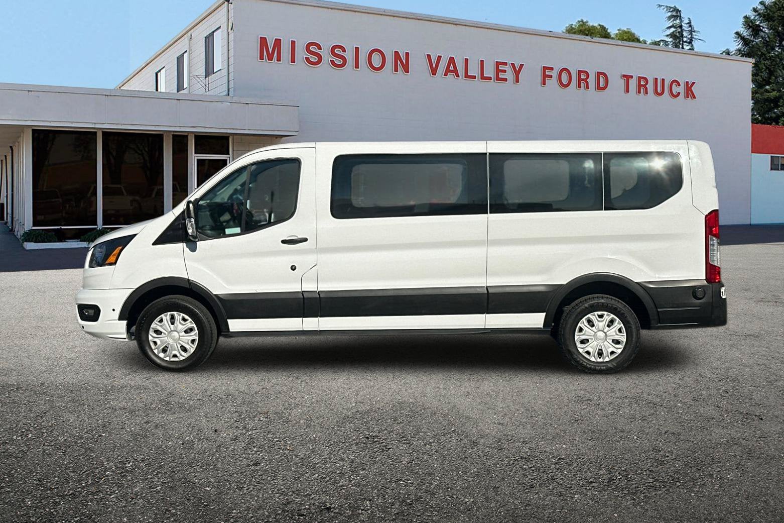 2024 Ford Transit-350 XLT