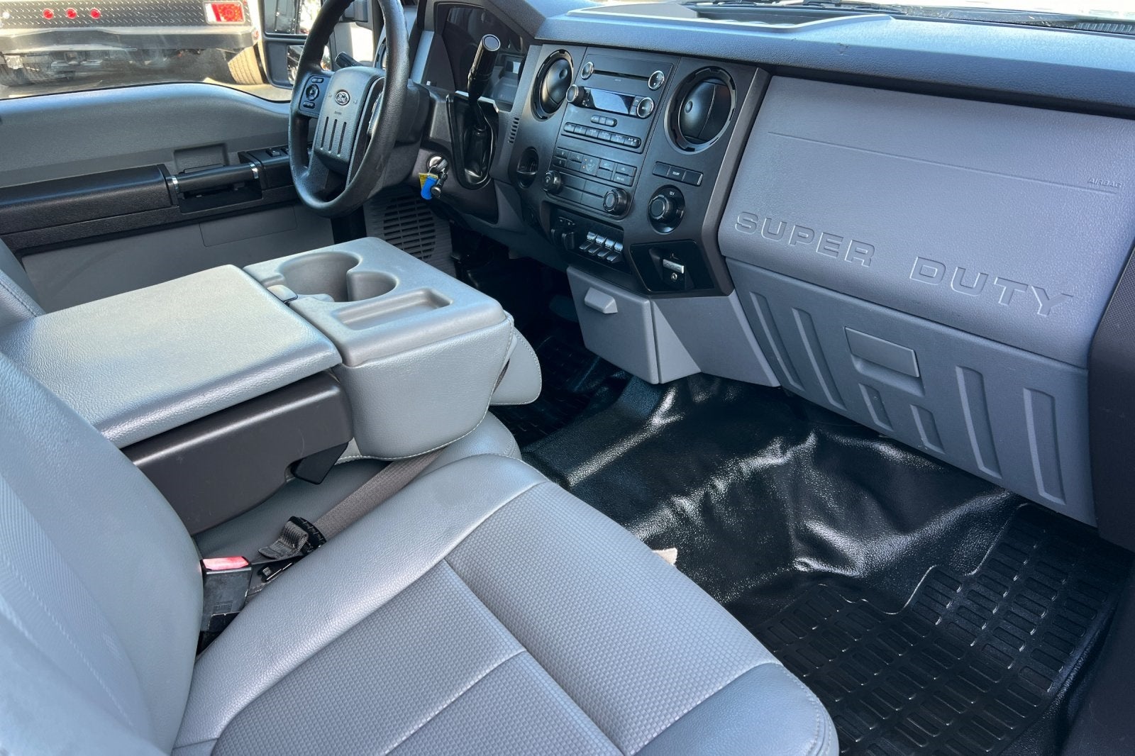 2016 Ford F-550SD XL Stakebed w/Lift