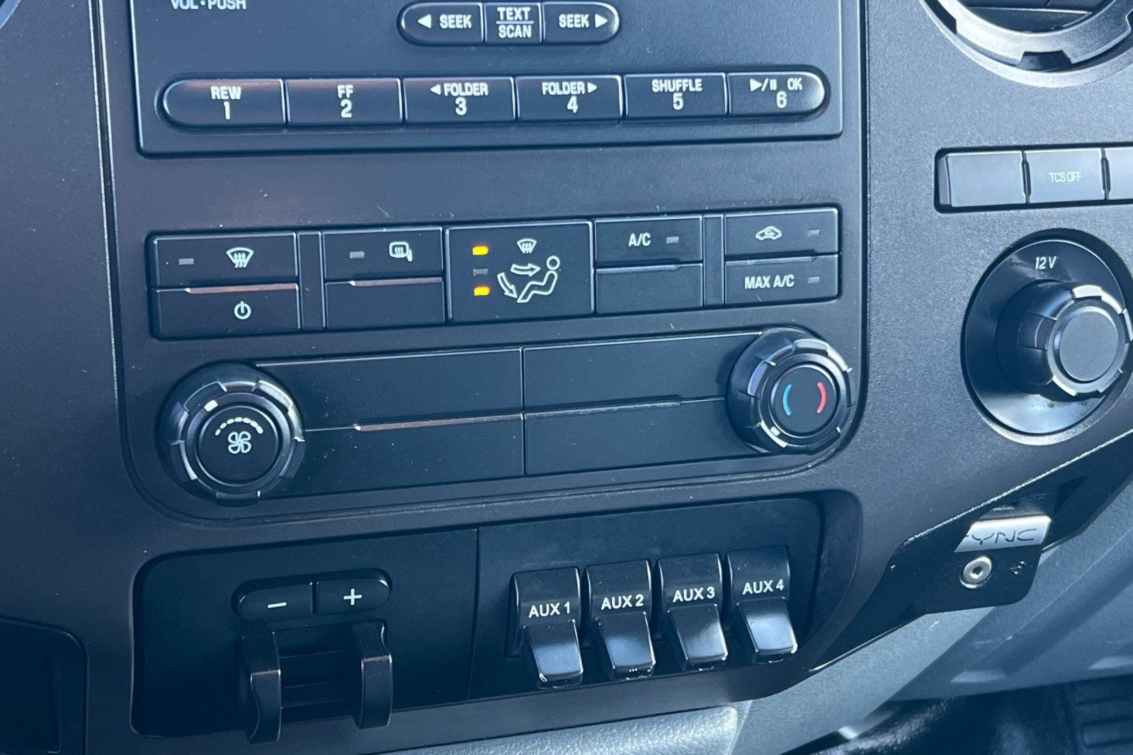 2016 Ford F-550SD XL Stakebed w/Lift