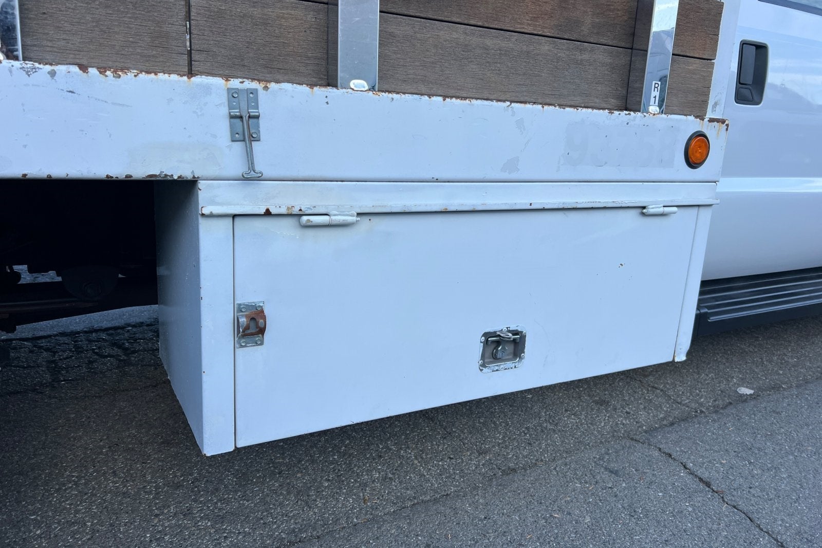 2016 Ford F-550SD XL Stakebed w/Lift