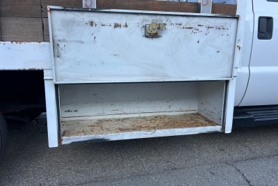 2016 Ford F-550SD XL Stakebed w/Lift