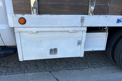 2016 Ford F-550SD XL Stakebed w/Lift