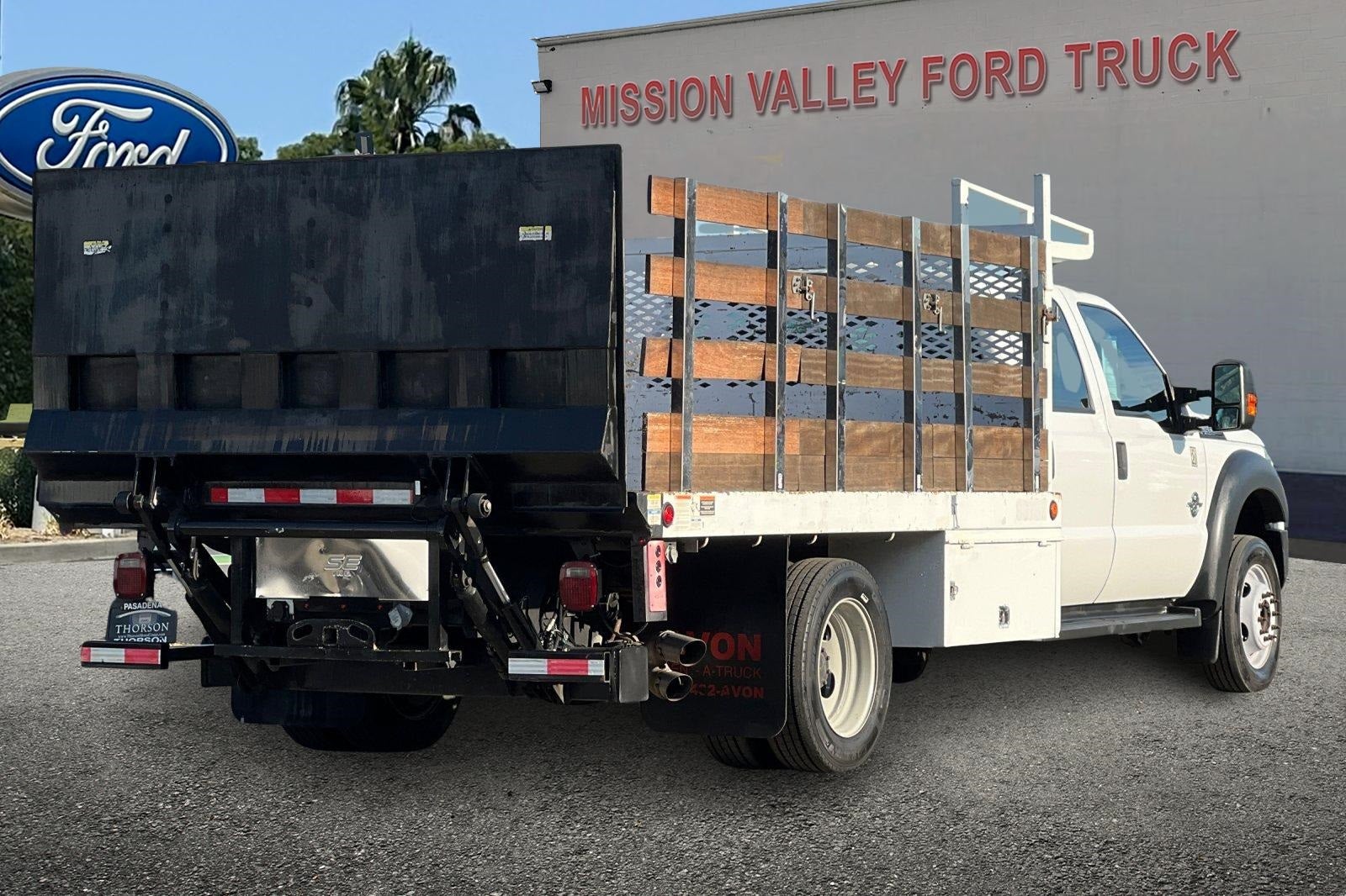 2016 Ford F-550SD XL Stakebed w/Lift