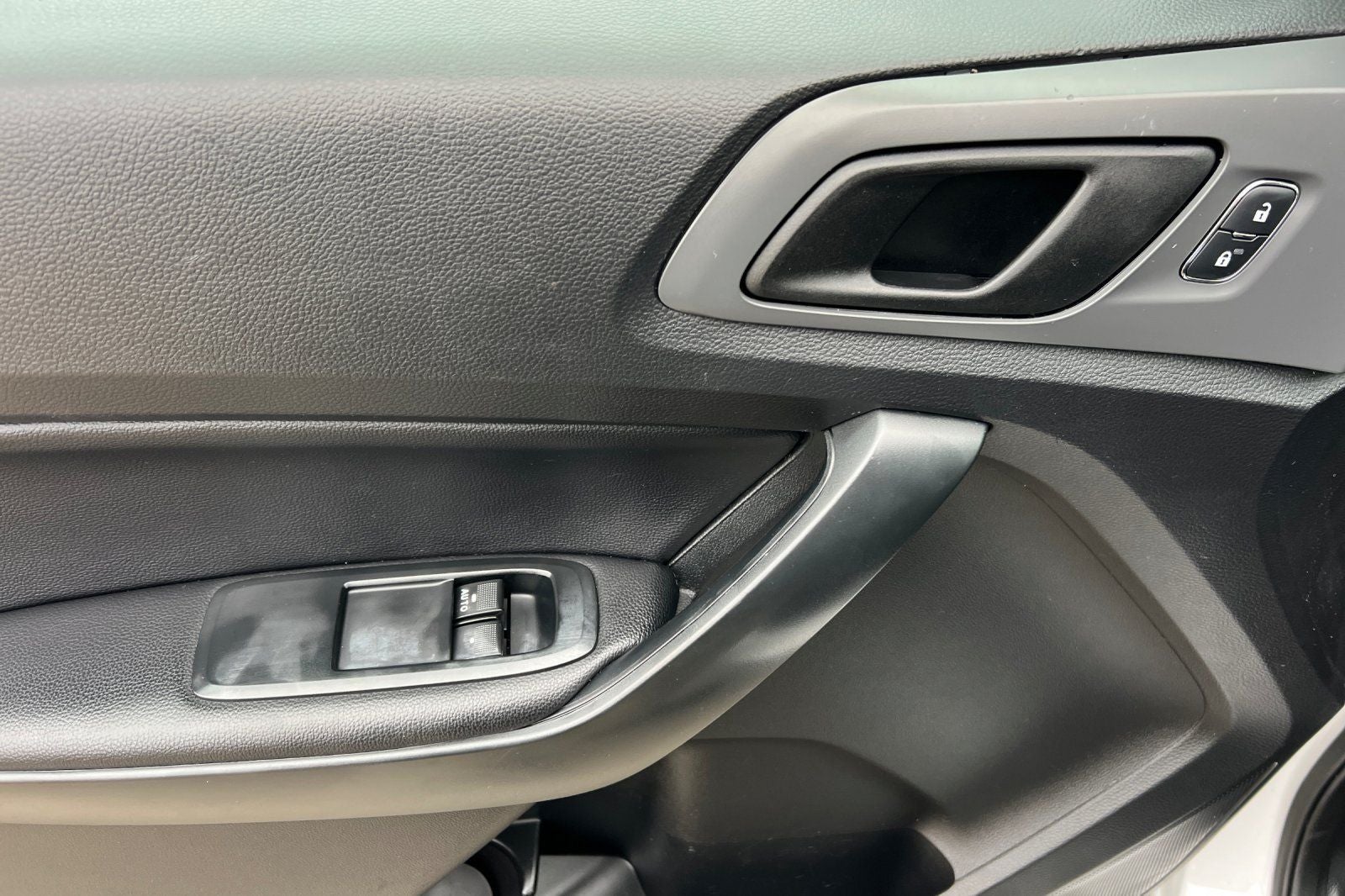 2020 Ford Ranger XL Flatbed w/Rack