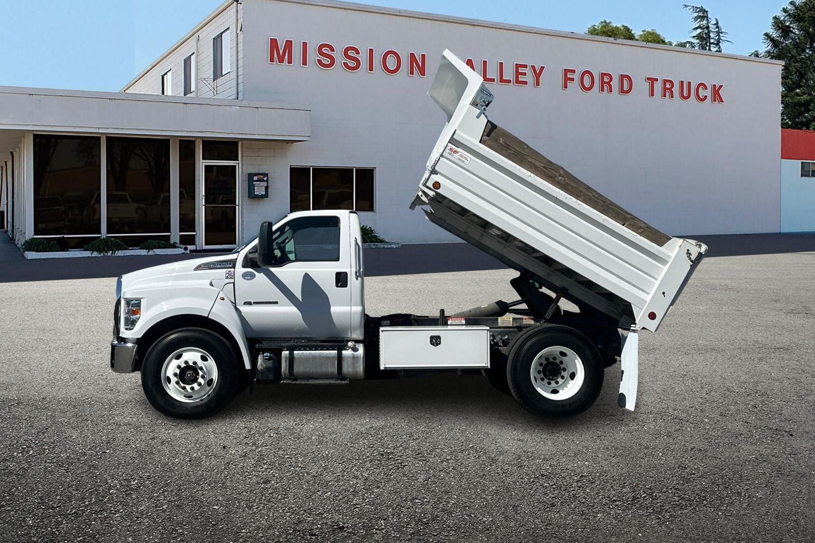 2023 Ford F-650SD Base