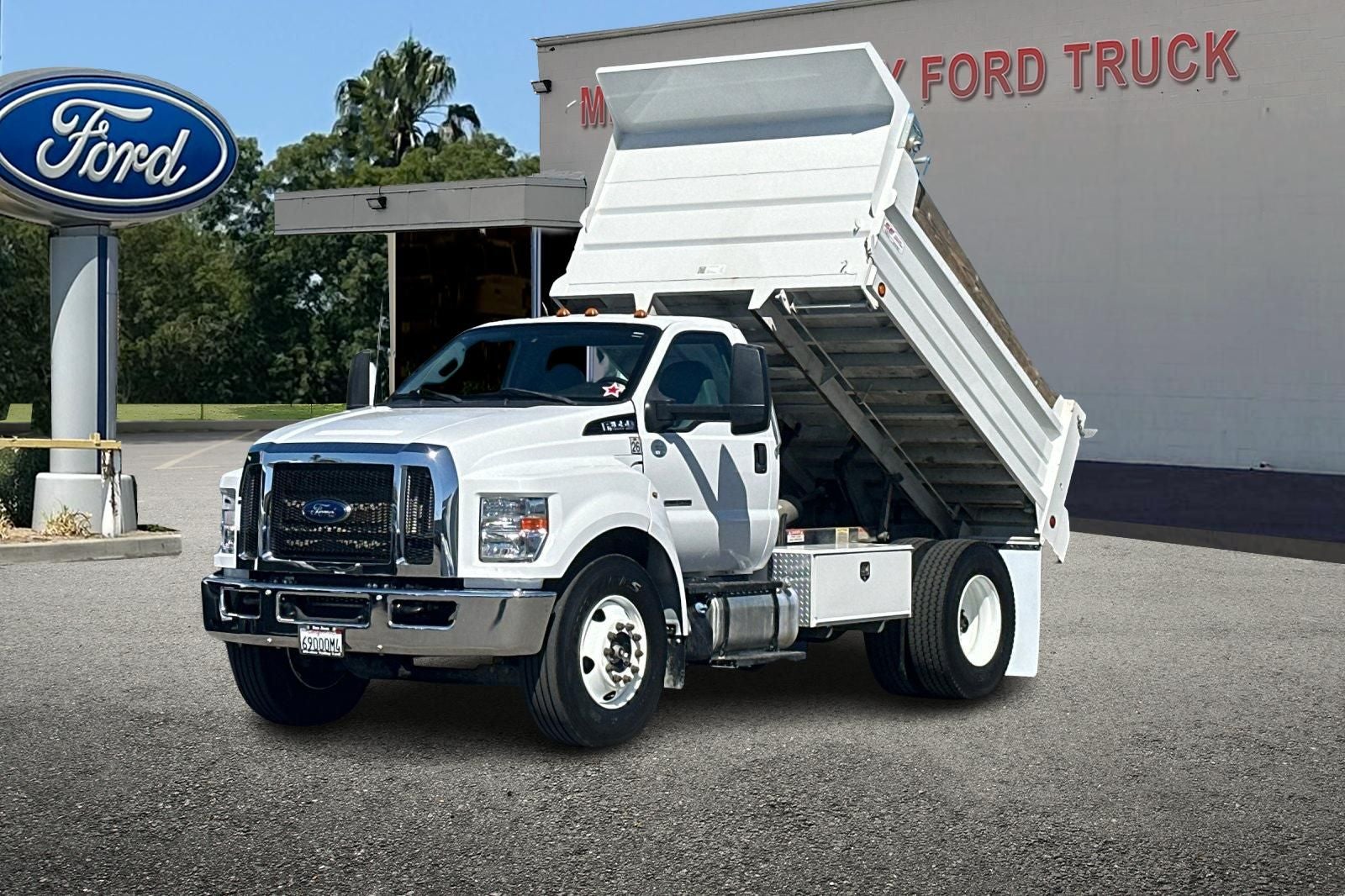 2023 Ford F-650SD Base