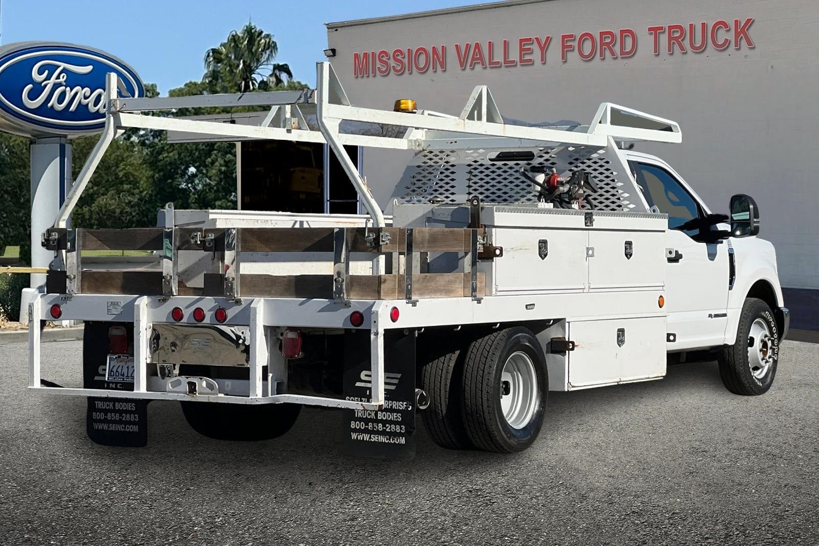 2019 Ford F-350SD Contractor Bed DRW