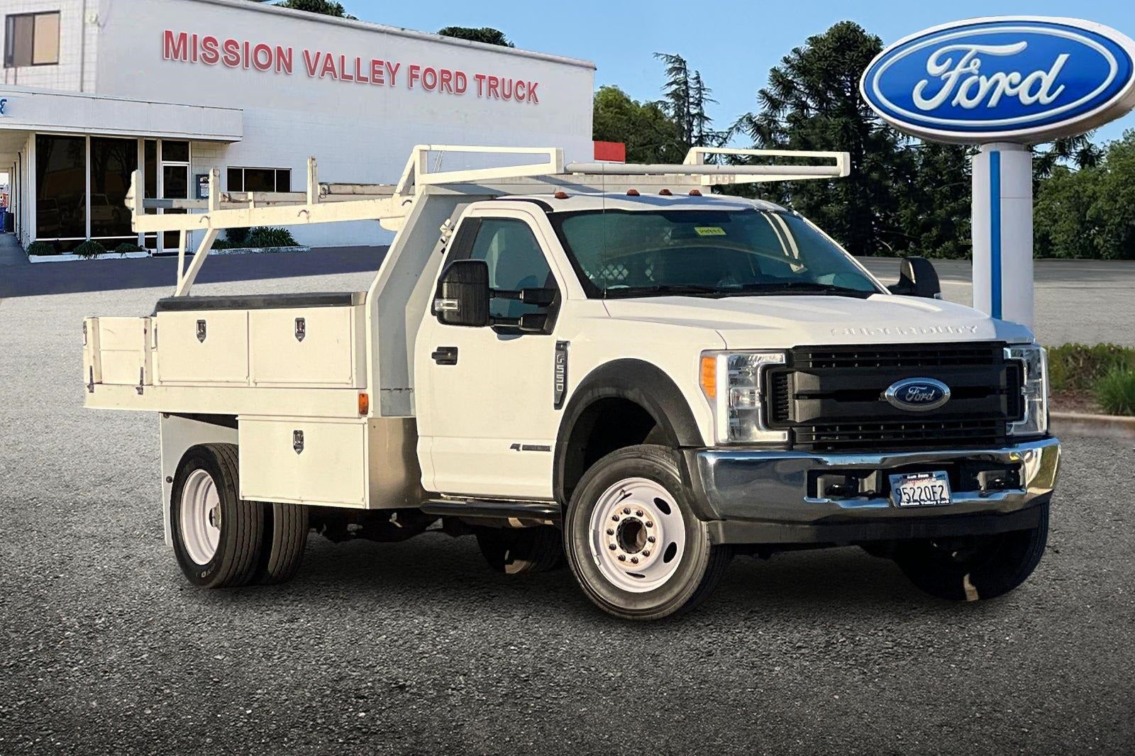 2017 Ford F-550SD XL Contractor Bed