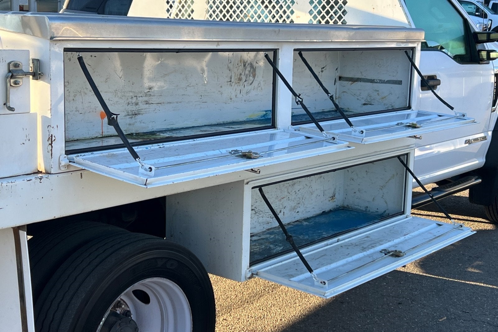 2017 Ford F-550SD XL Contractor Bed