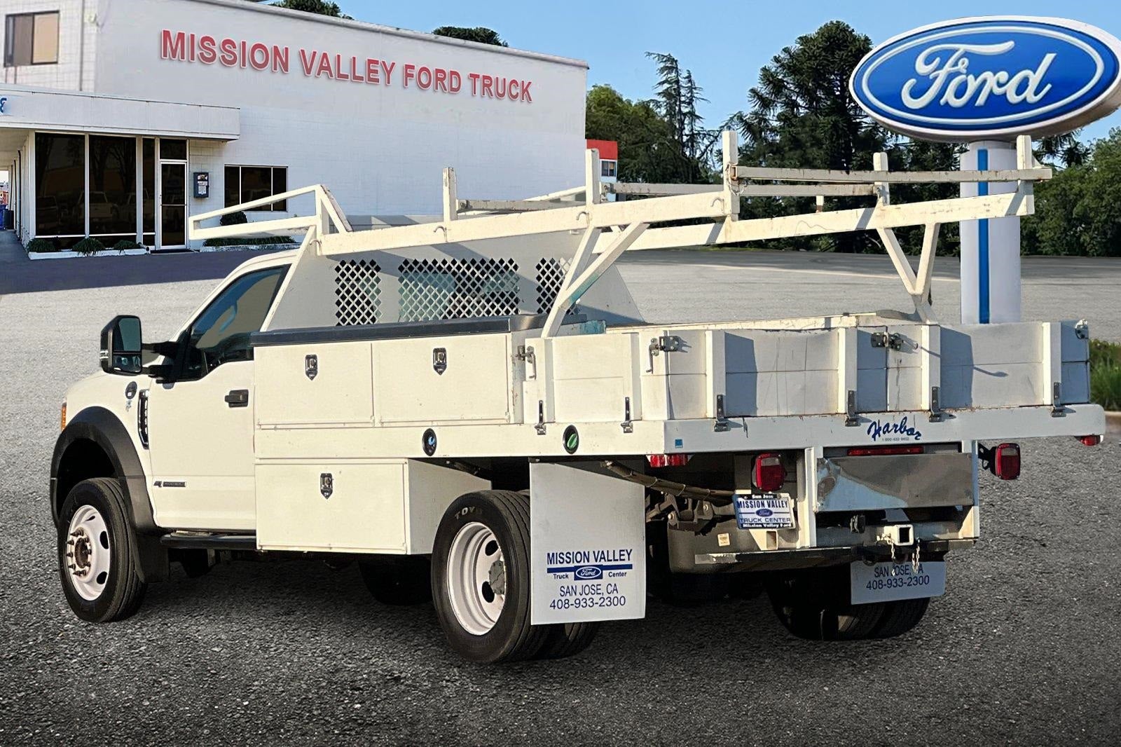 2017 Ford F-550SD XL Contractor Bed