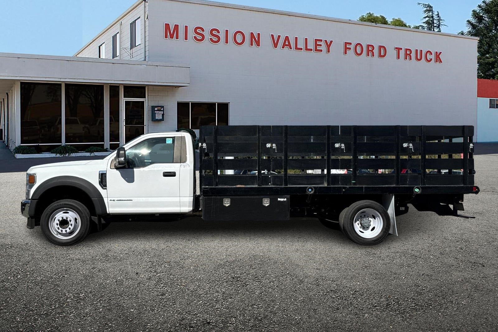 2022 Ford F-550SD 16Ft Stakebed