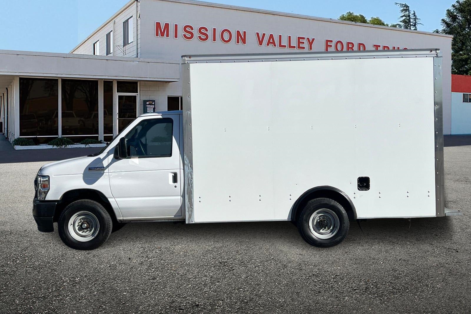 2023 Ford E-350SD 12Ft Box