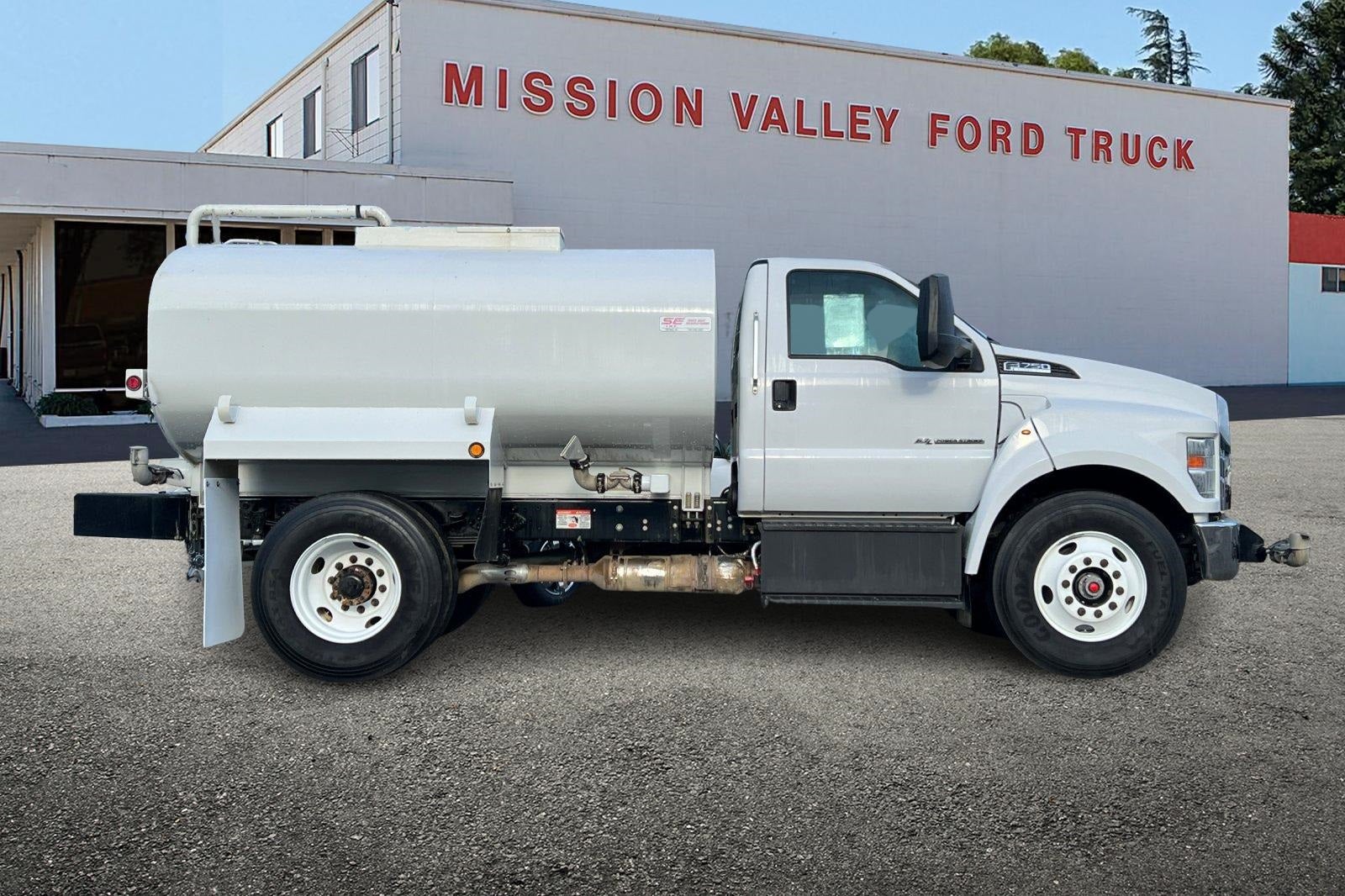 2021 Ford F-750SD Water Tuck w/Air Brakes