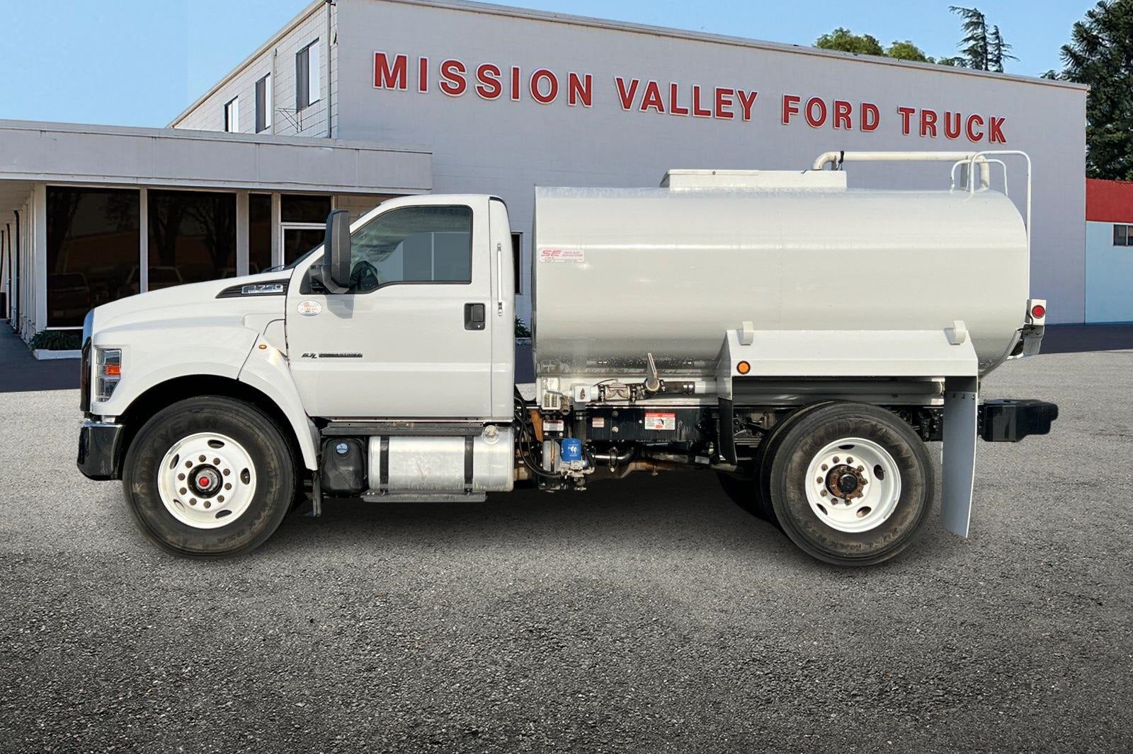 2021 Ford F-750SD Water Tuck w/Air Brakes