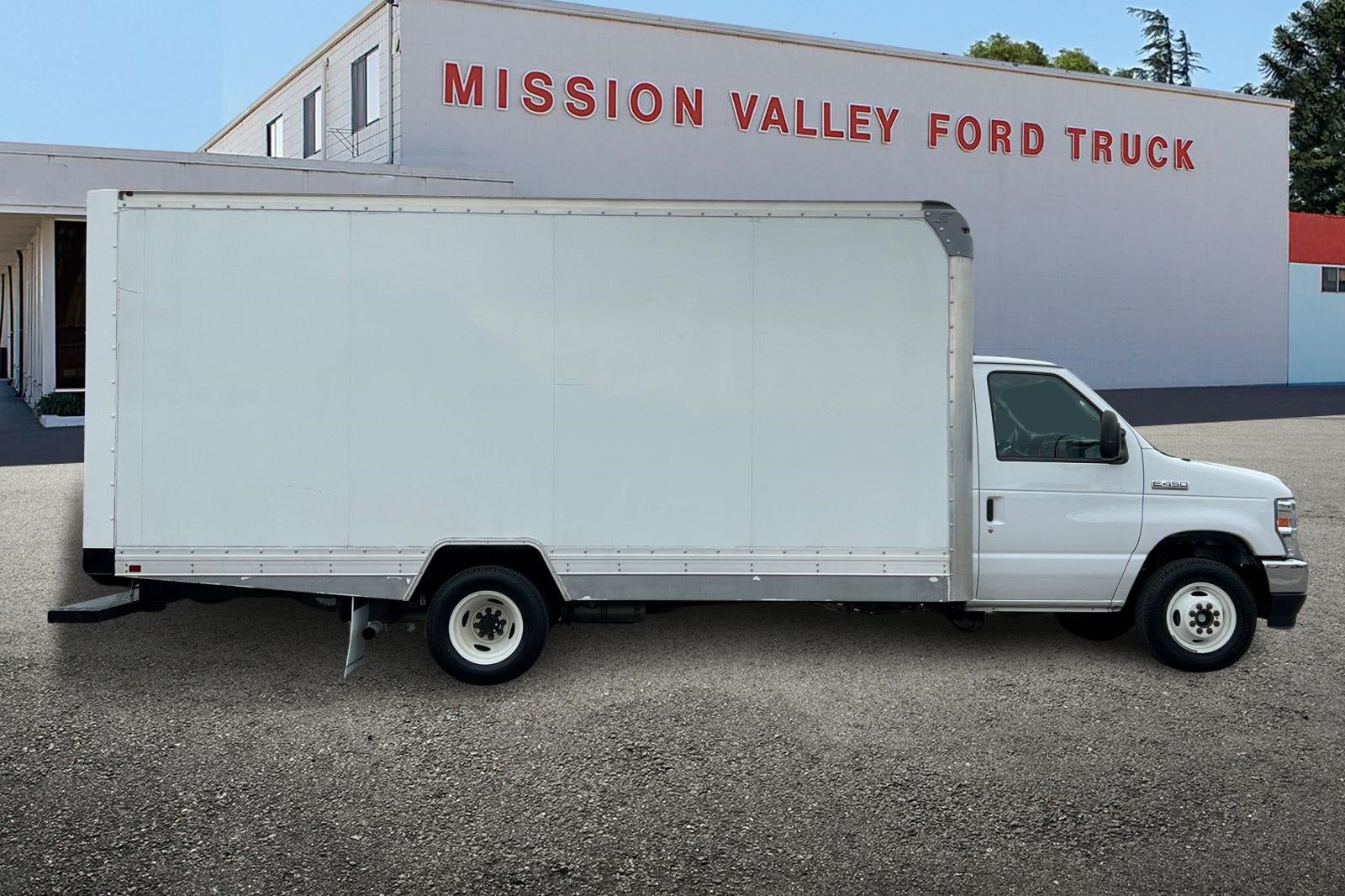 2021 Ford E-450SD 16Ft Box Truck