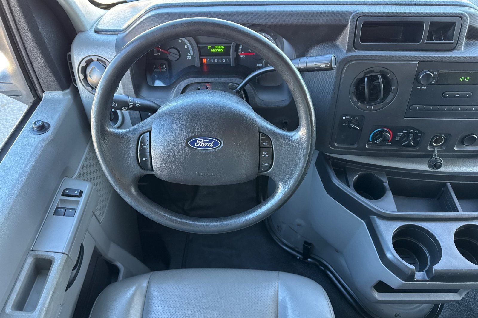 2019 Ford E-450SD Base 16' Box w/ Under Tuck Lift Gate