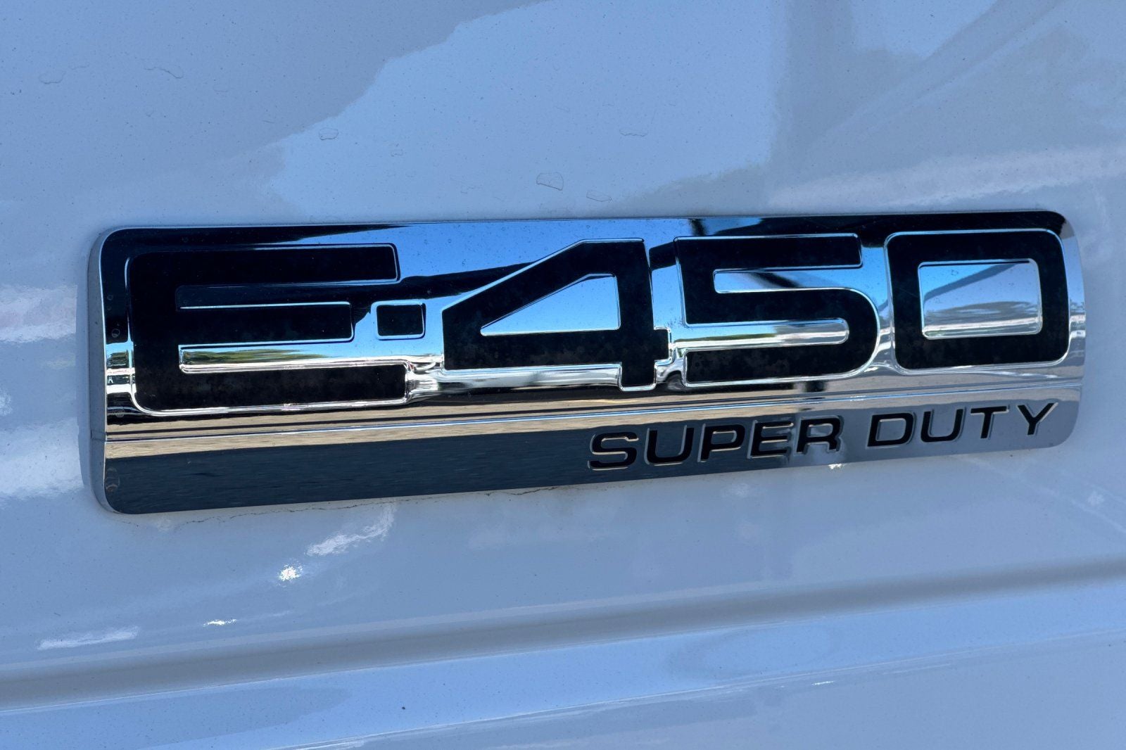 2019 Ford E-450SD Base 16' Box w/ Under Tuck Lift Gate