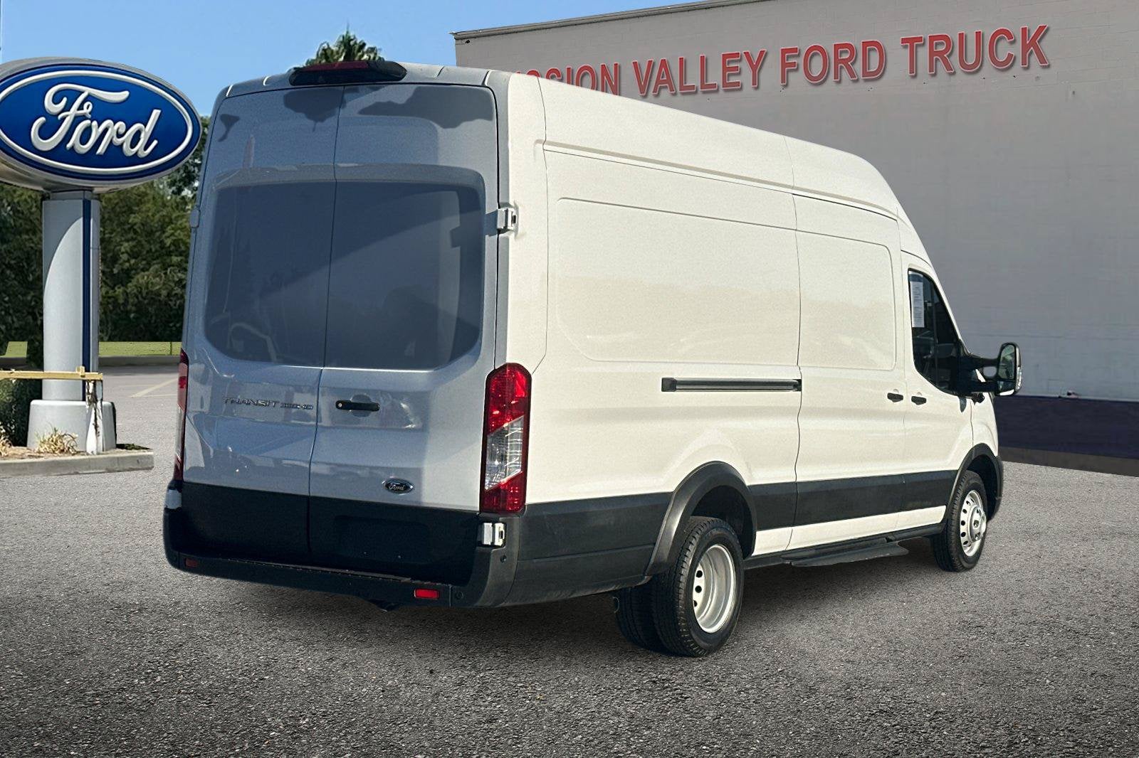2022 Ford Transit-350 Base