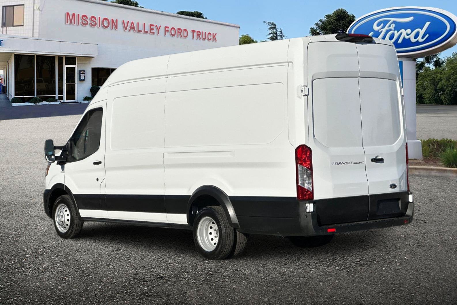 2022 Ford Transit-350 Base
