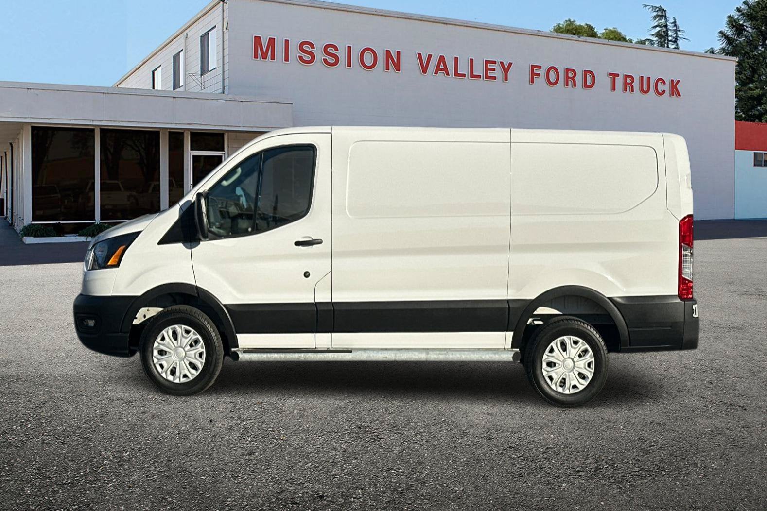 2025 Ford Transit-250 Base
