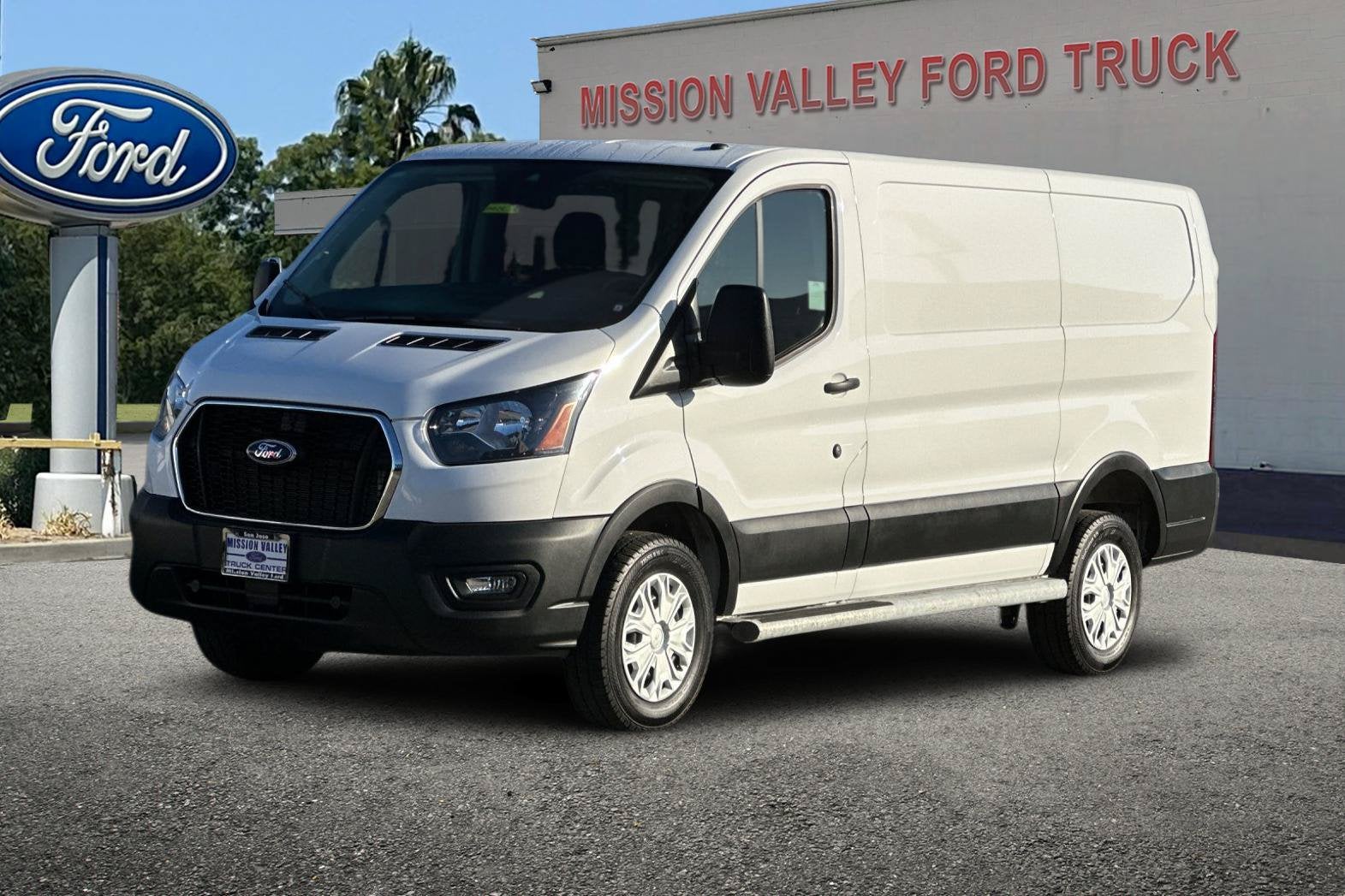 2025 Ford Transit-250 Base