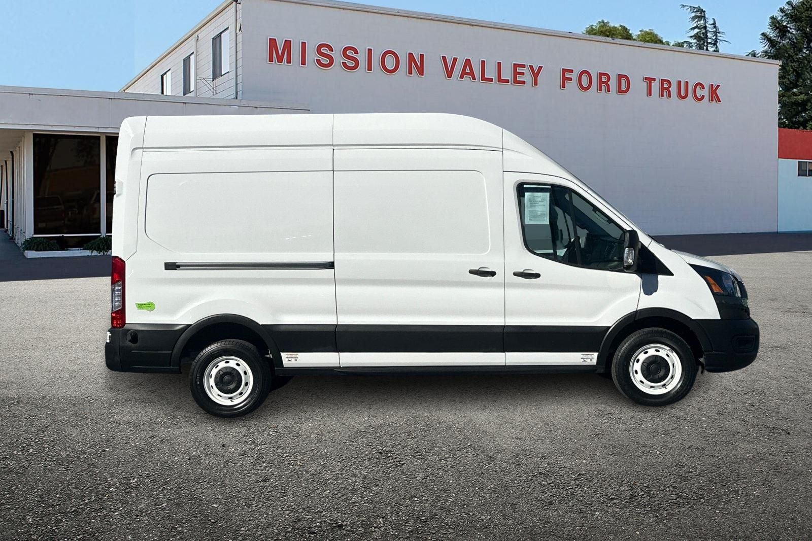 2022 Ford E-Transit-350 Base
