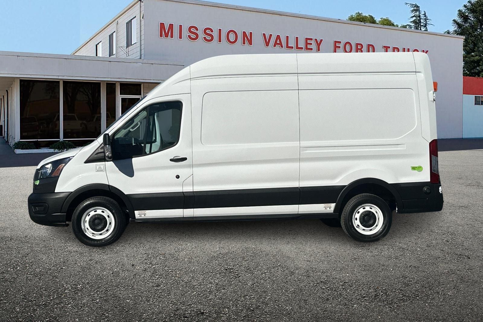 2022 Ford E-Transit-350 Base