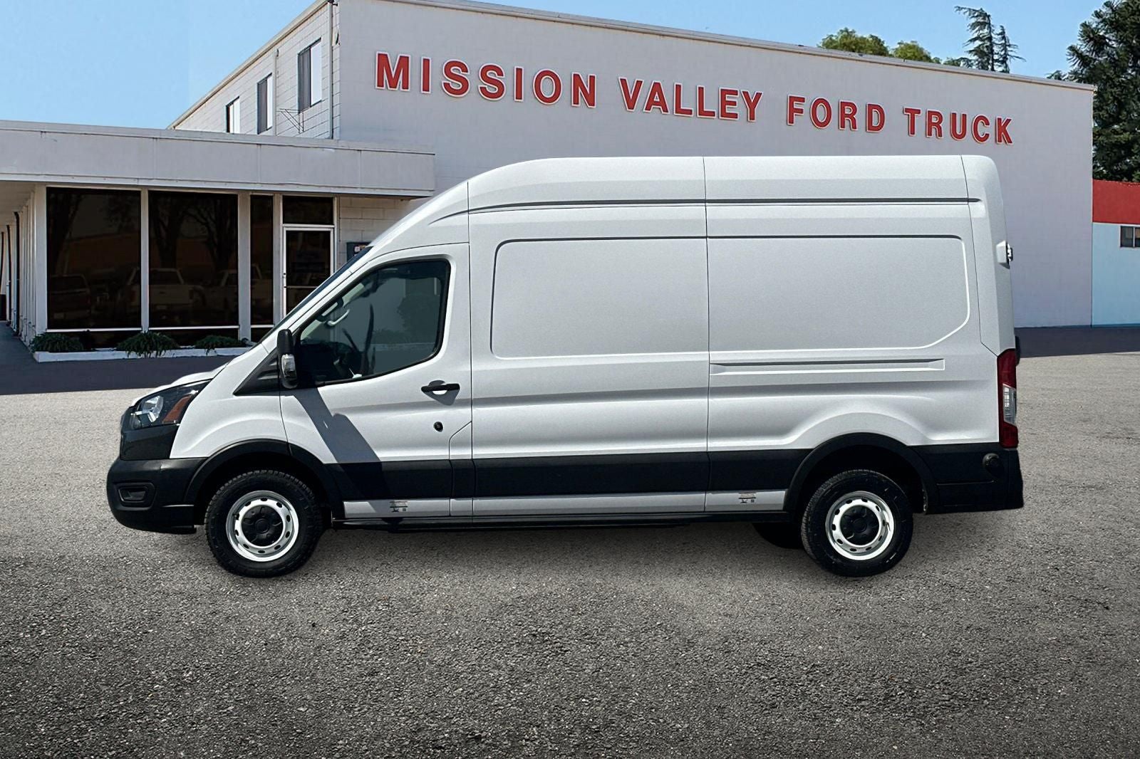 2022 Ford E-Transit-350 Base