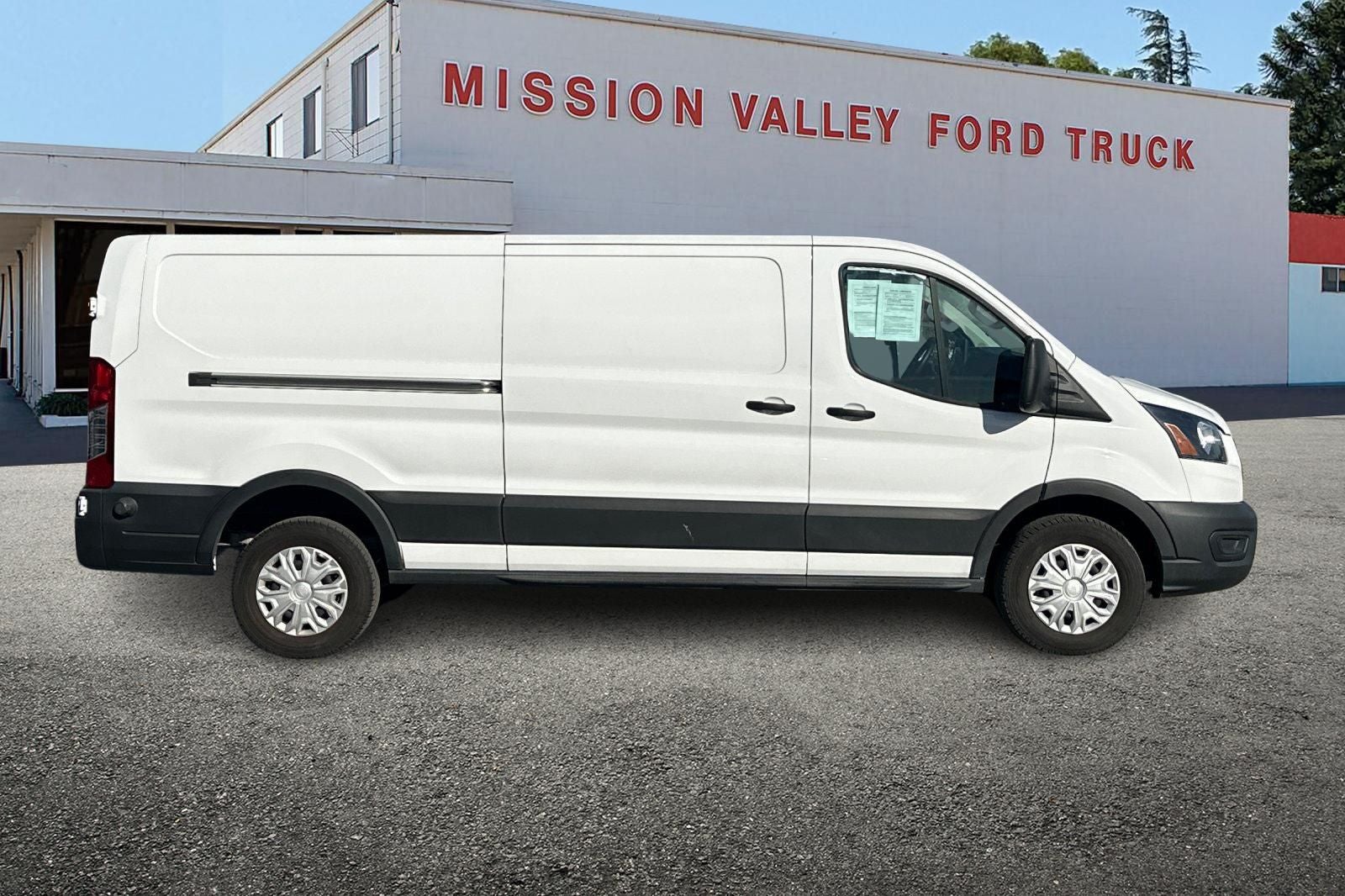 2022 Ford E-Transit-350 Base