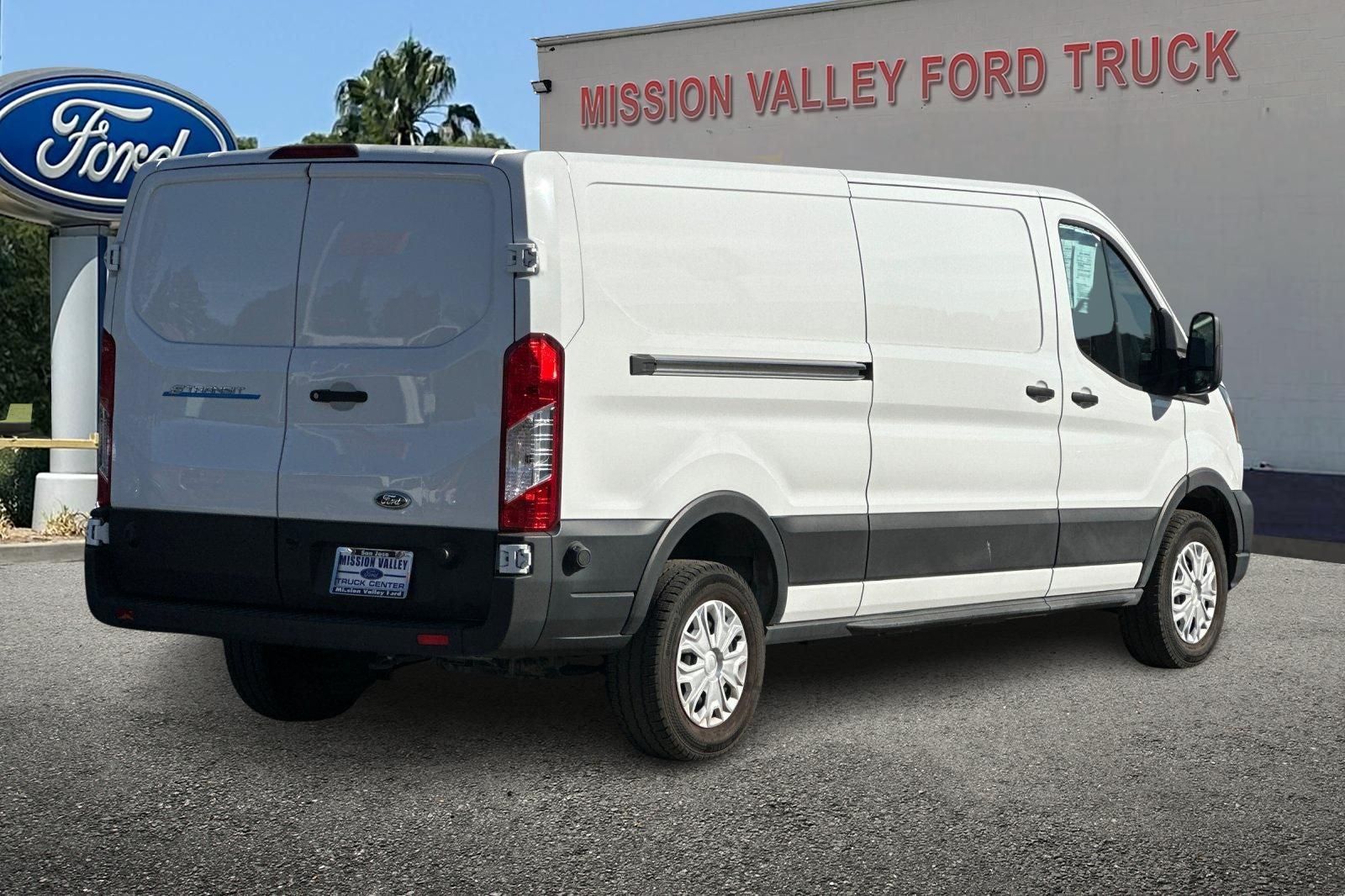 2022 Ford E-Transit-350 Base