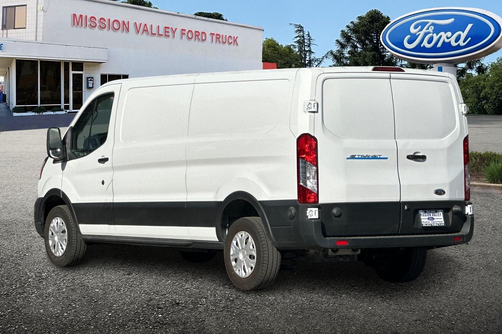 2022 Ford E-Transit-350 Base