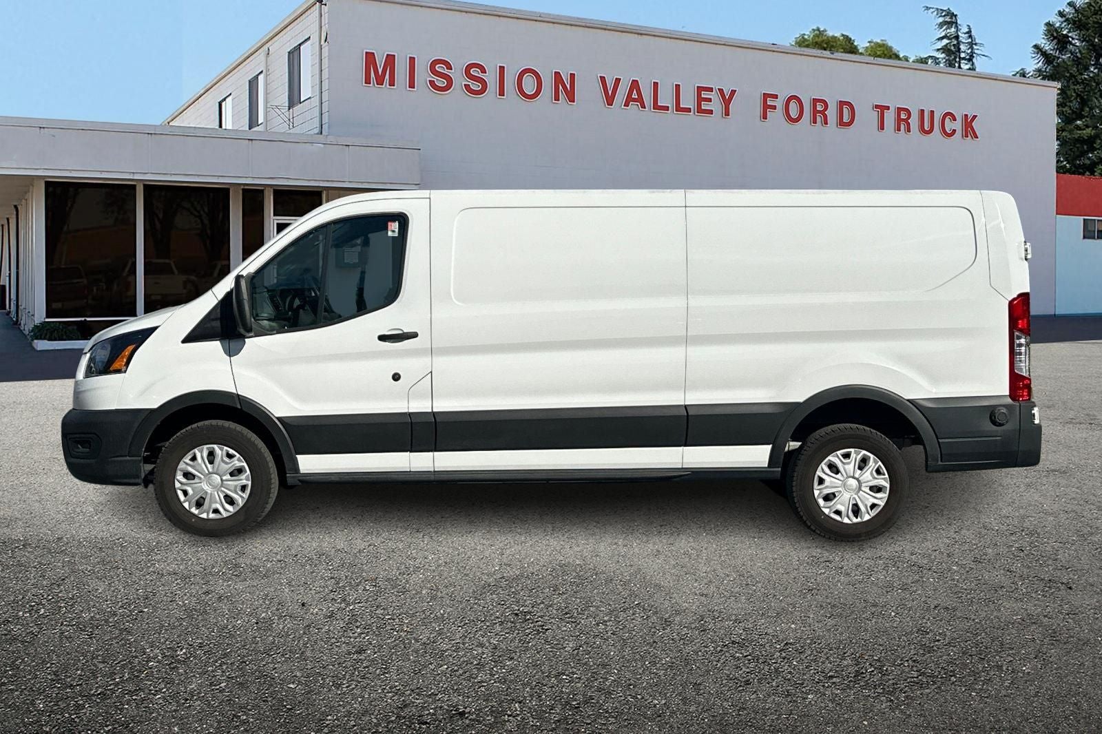 2022 Ford E-Transit-350 Base