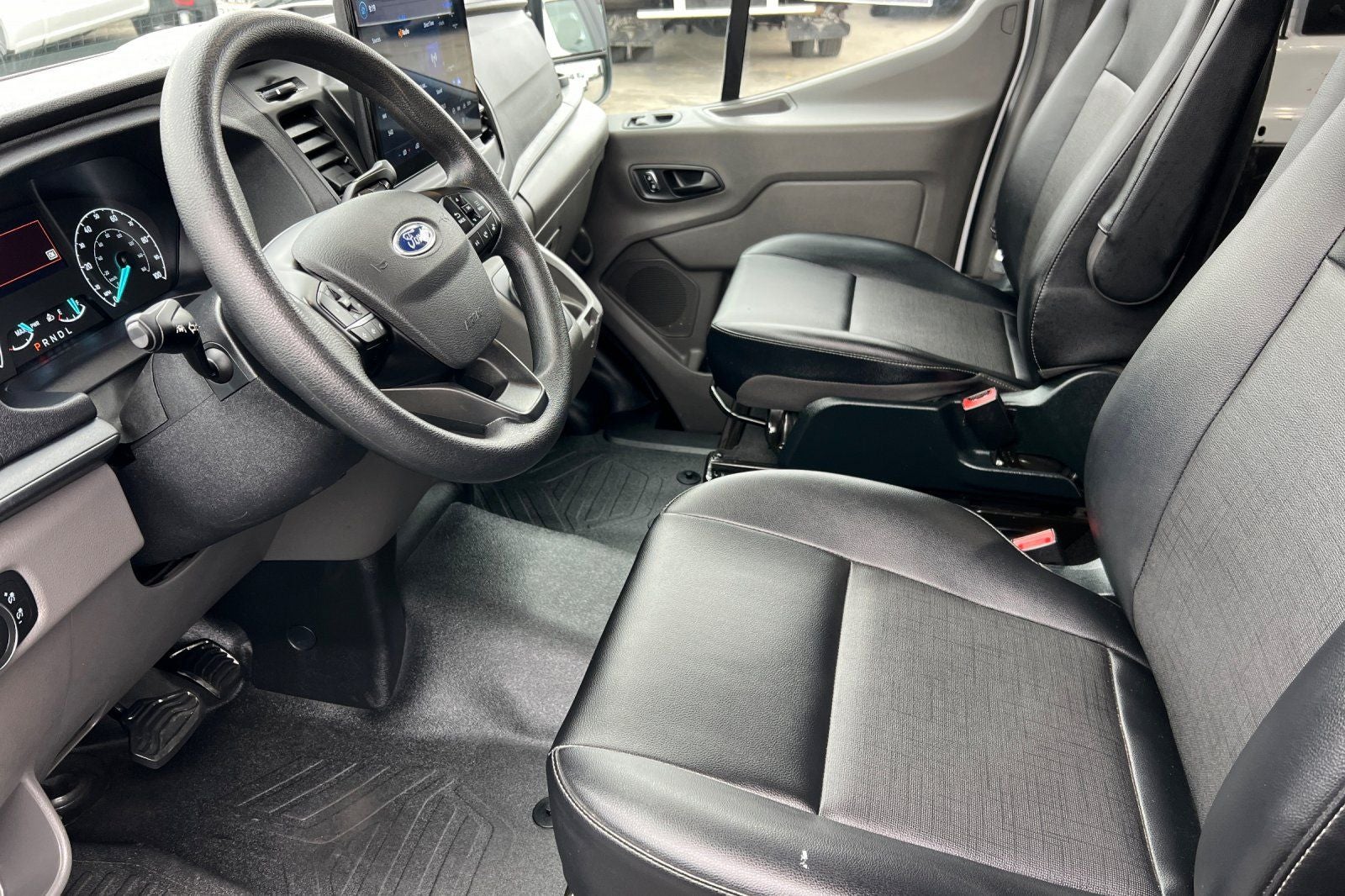 2023 Ford E-Transit-350 MR Cargo