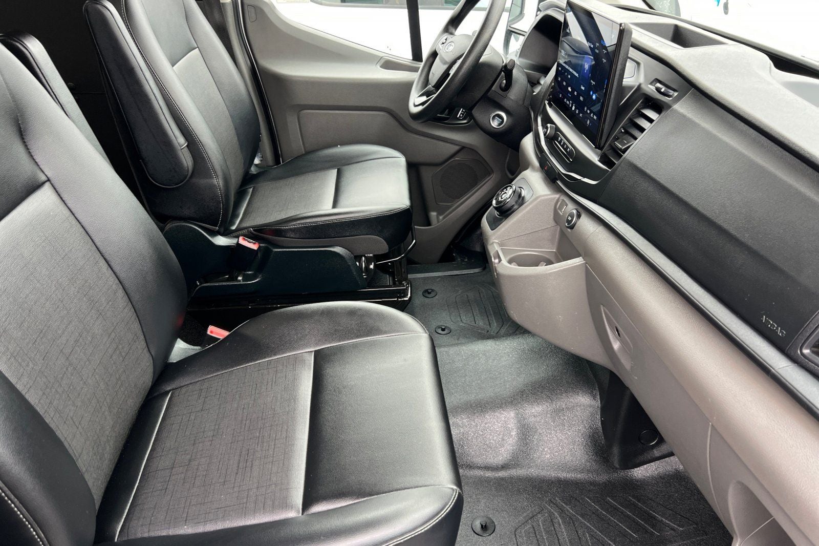 2023 Ford E-Transit-350 MR Cargo