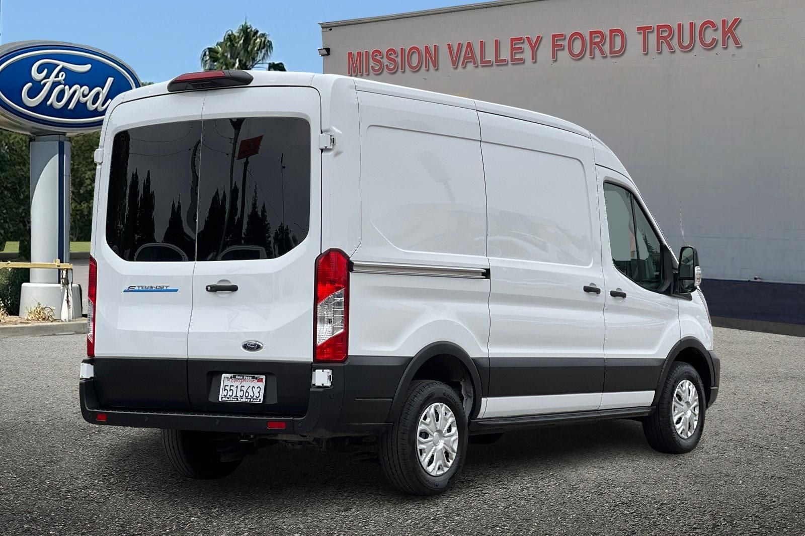 2023 Ford E-Transit-350 MR Cargo