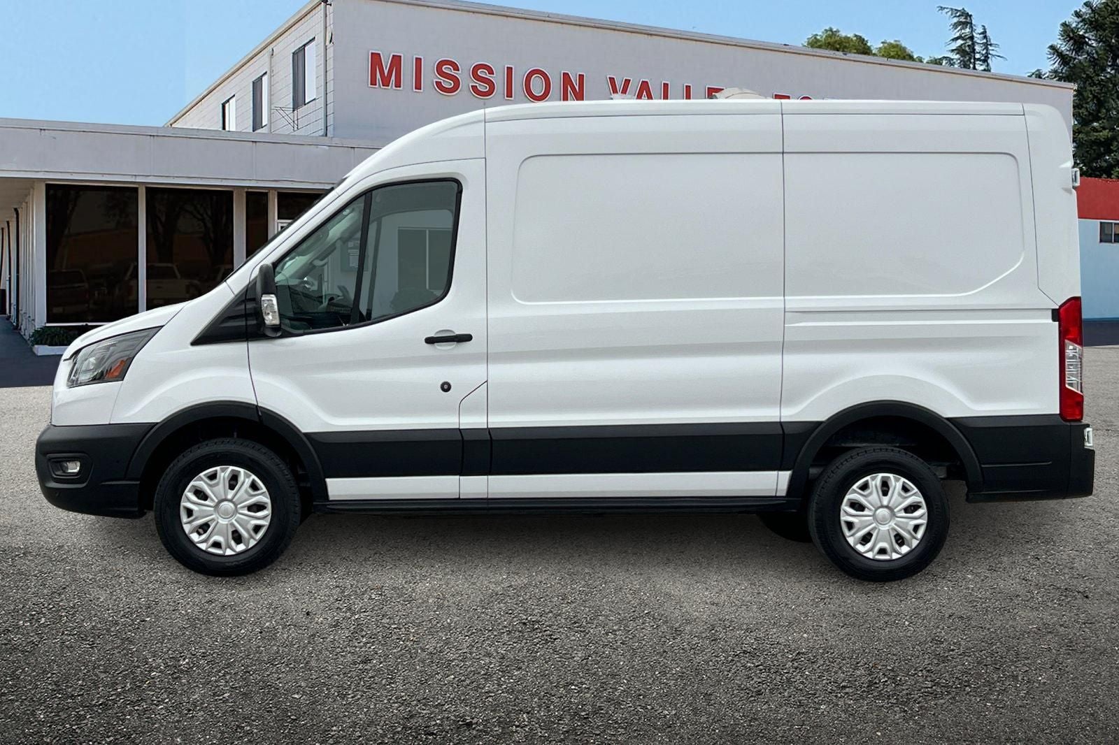 2023 Ford E-Transit-350 MR Cargo