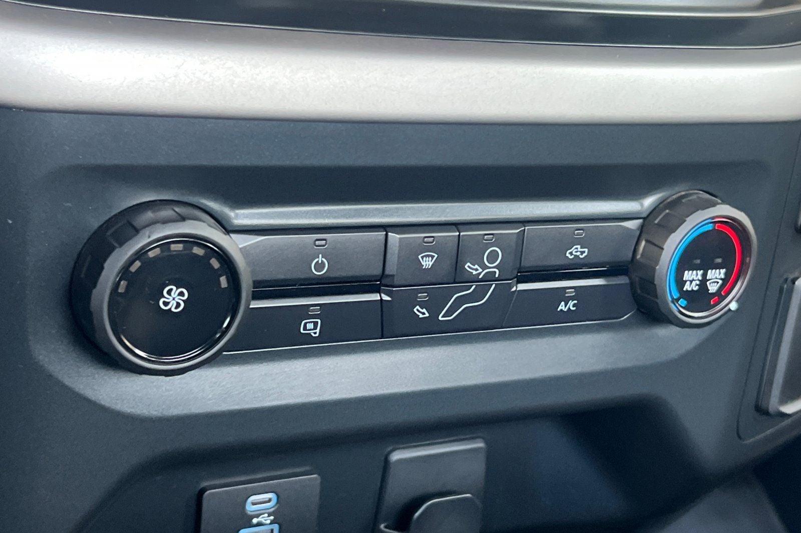 2022 Ford F-150 XL w/Rack-Tool Box