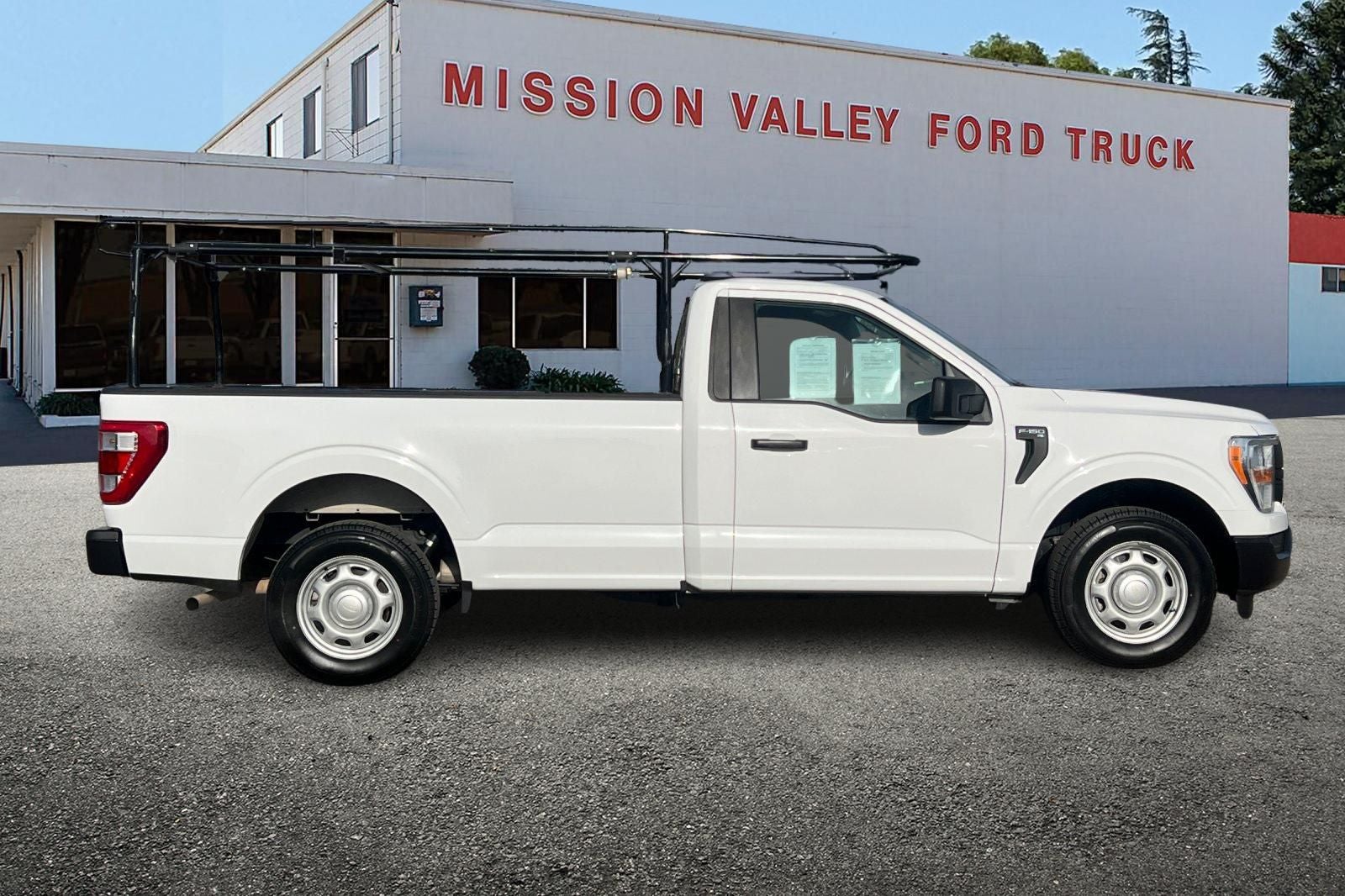 2022 Ford F-150 XL w/Rack-Tool Box