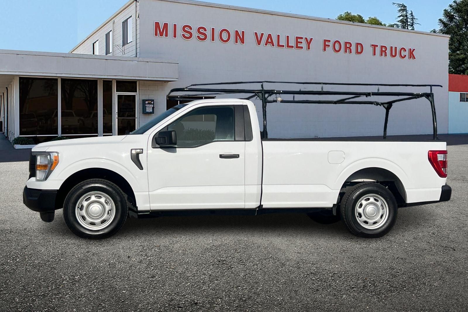 2022 Ford F-150 XL w/Rack-Tool Box