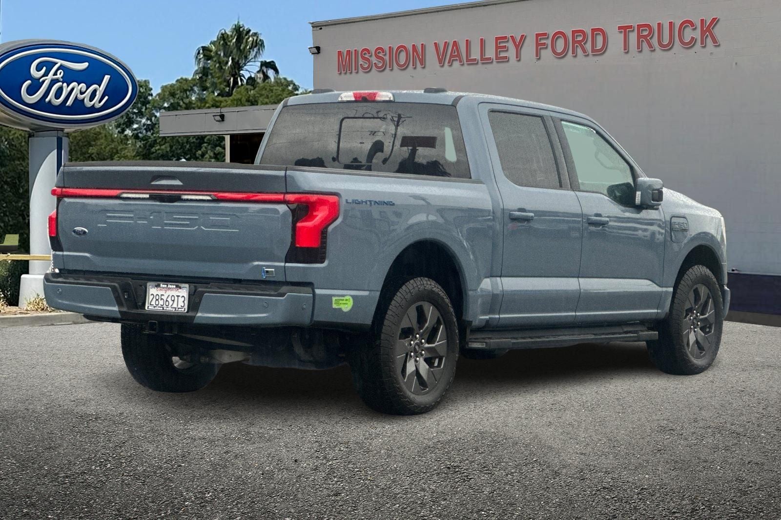 2023 Ford F-150 Lightning Lariat