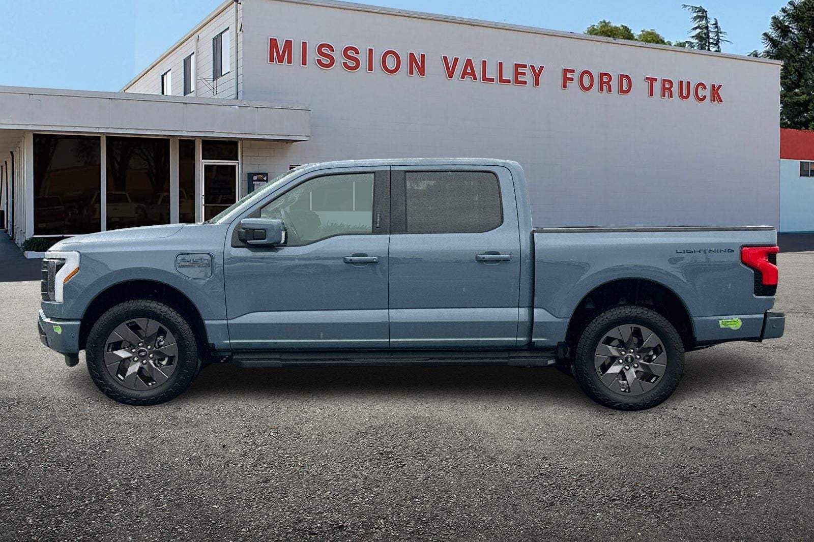 2023 Ford F-150 Lightning Lariat