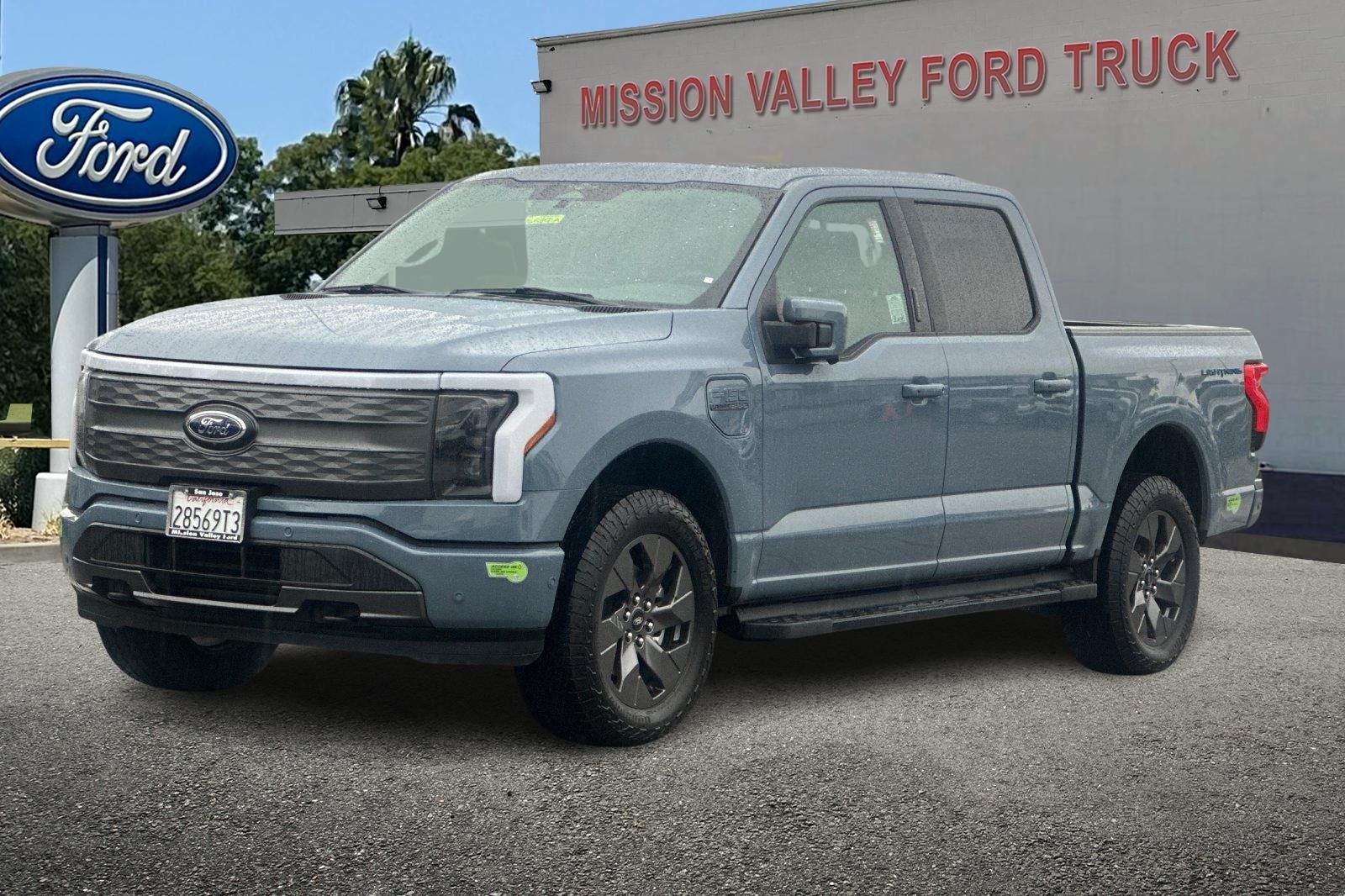 2023 Ford F-150 Lightning Lariat