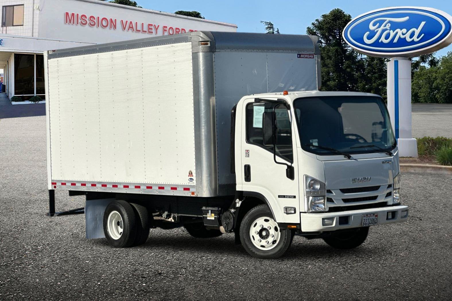 2018 Isuzu NPR Base