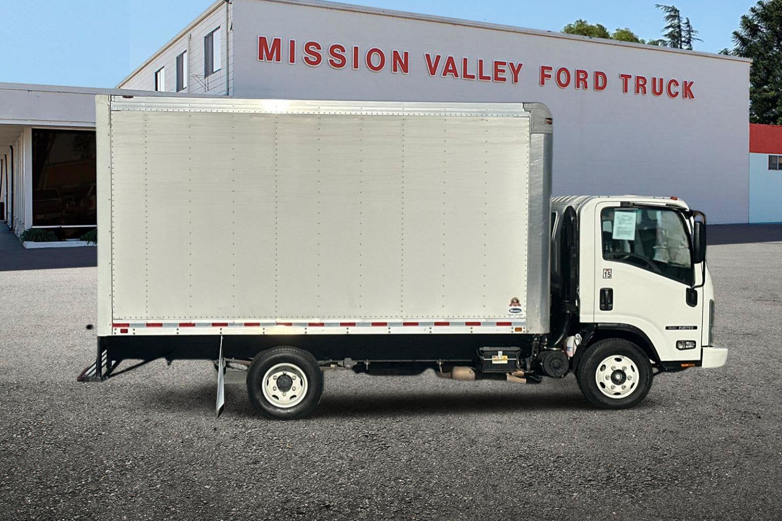 2018 Isuzu NPR Base