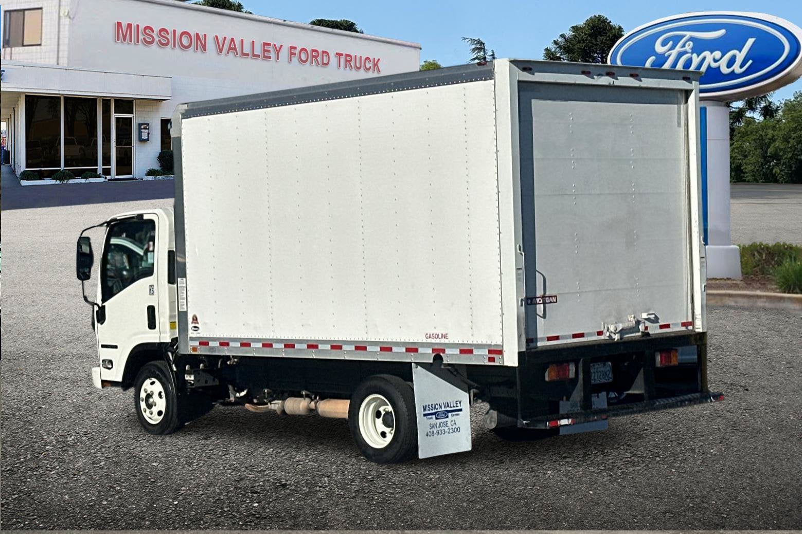 2018 Isuzu NPR Base