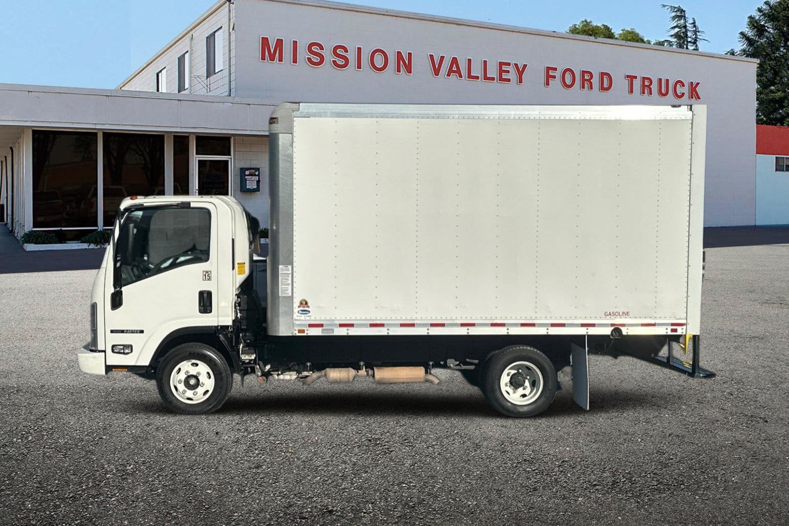 2018 Isuzu NPR Base