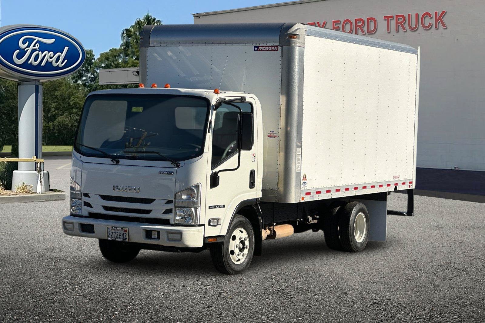 2018 Isuzu NPR Base