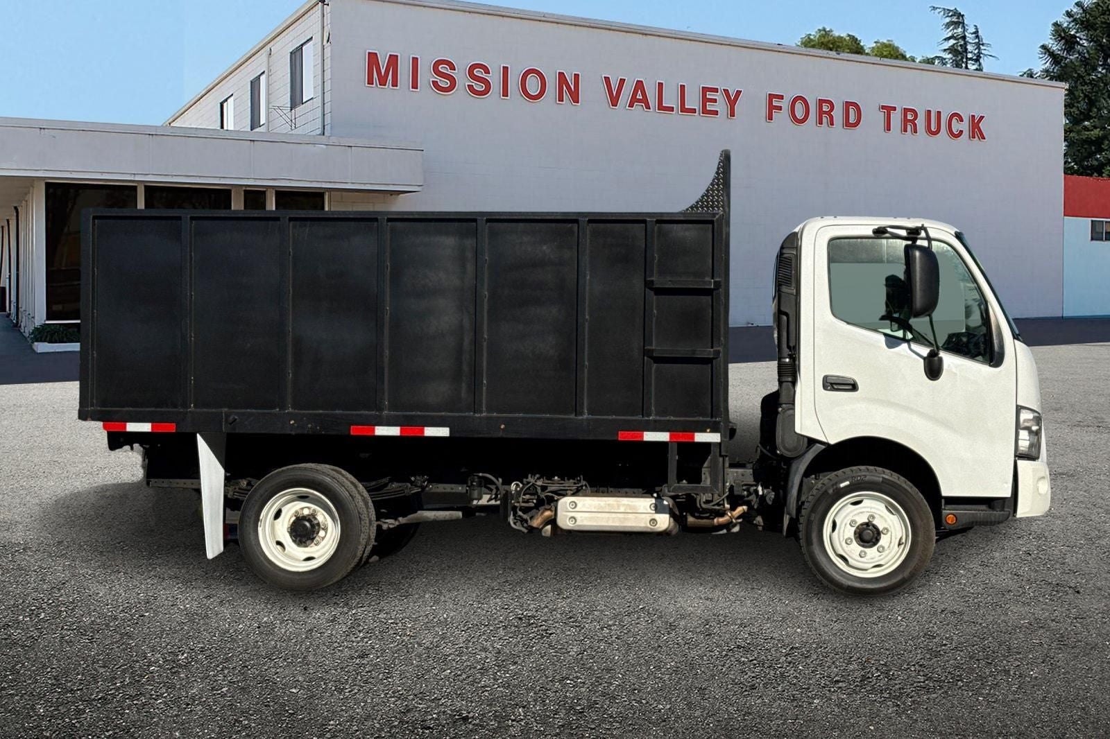 2018 Hino 195 Landscape Dump